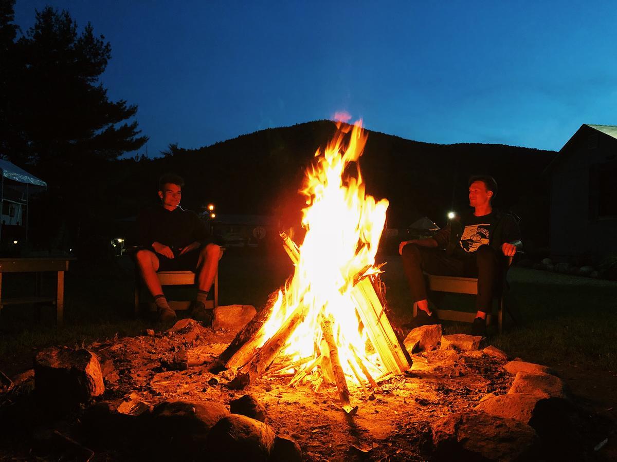 Adirondack Sunrise Lodge Lake George Exterior foto
